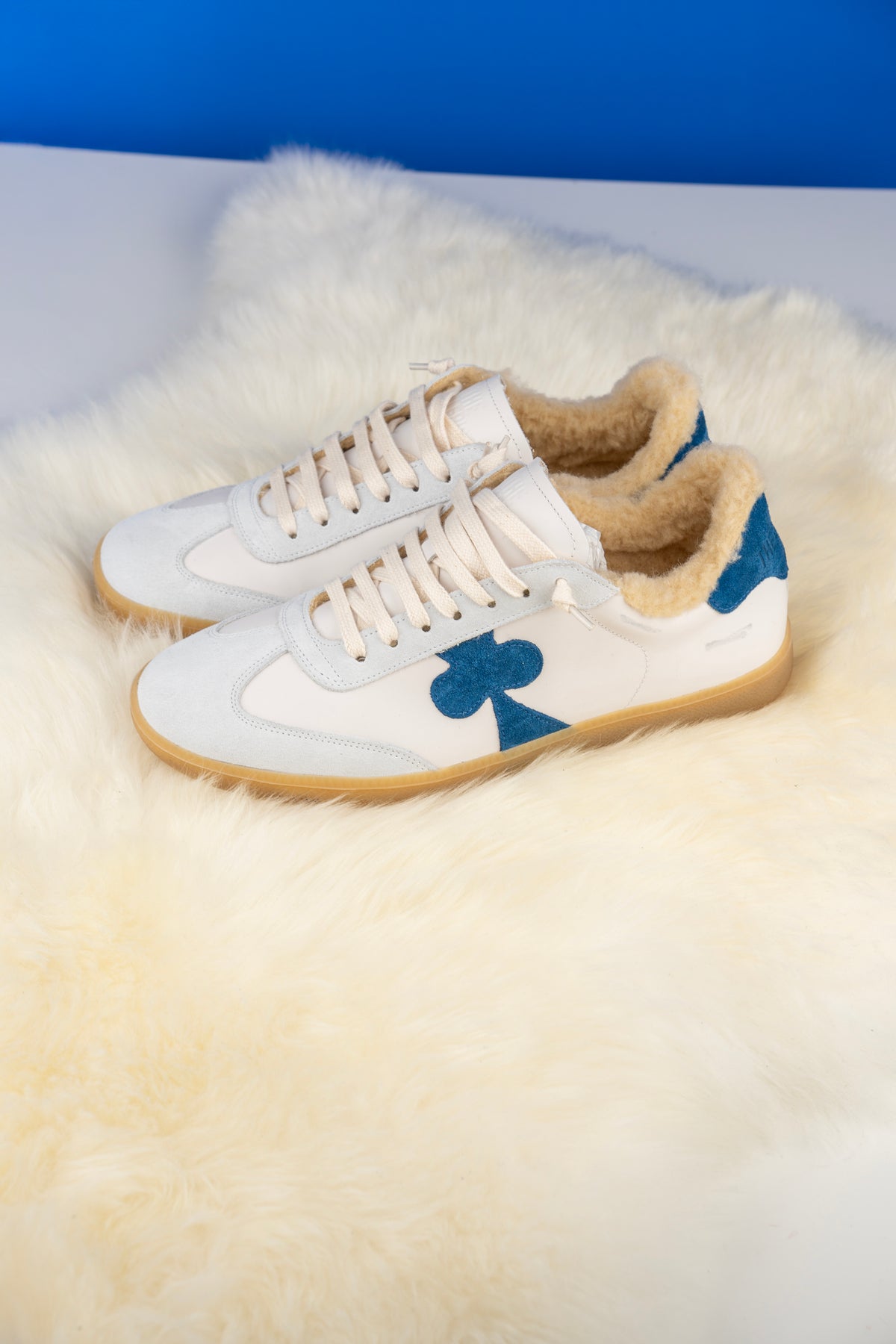 Berlin Wool - BLUE CLOVER lifestyle