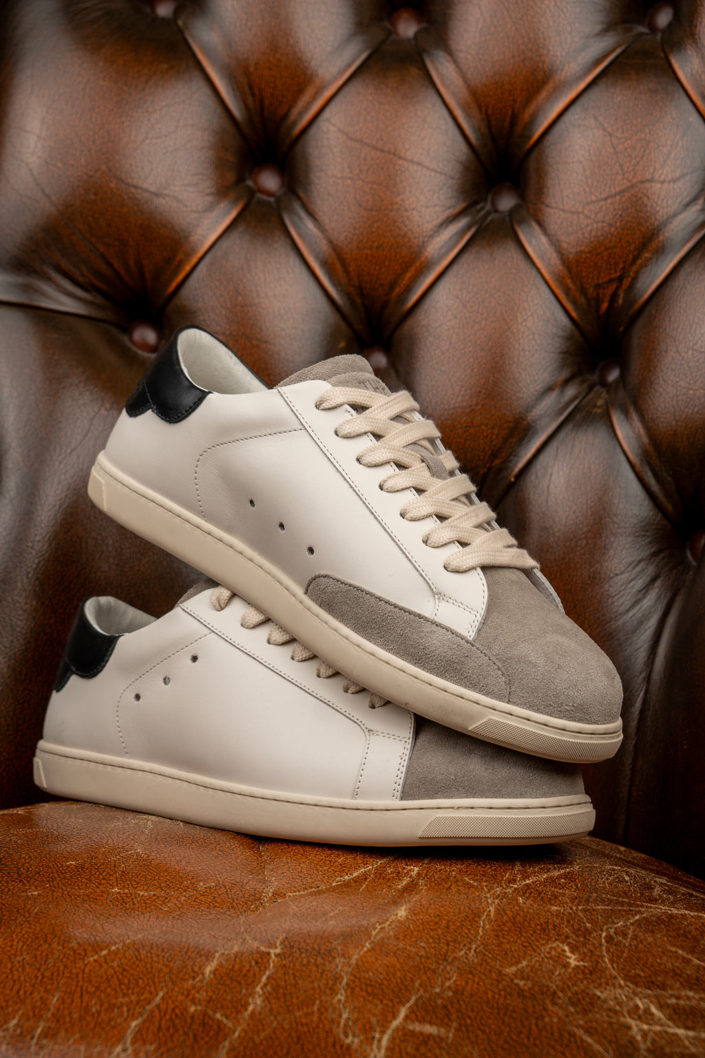 Geneva - TWO TONE UNSIGNED lifestyle
